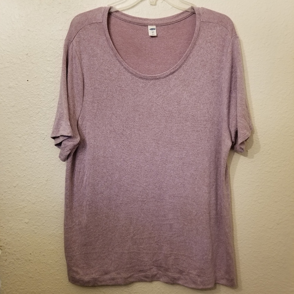 Old Navy XL purple tee.